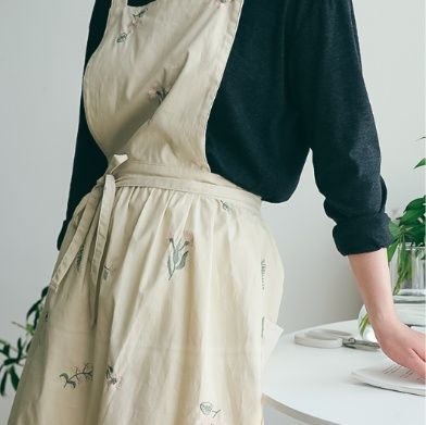 ガーデニング 植物柄刺繍ワンピース型のガーデニングエプロン