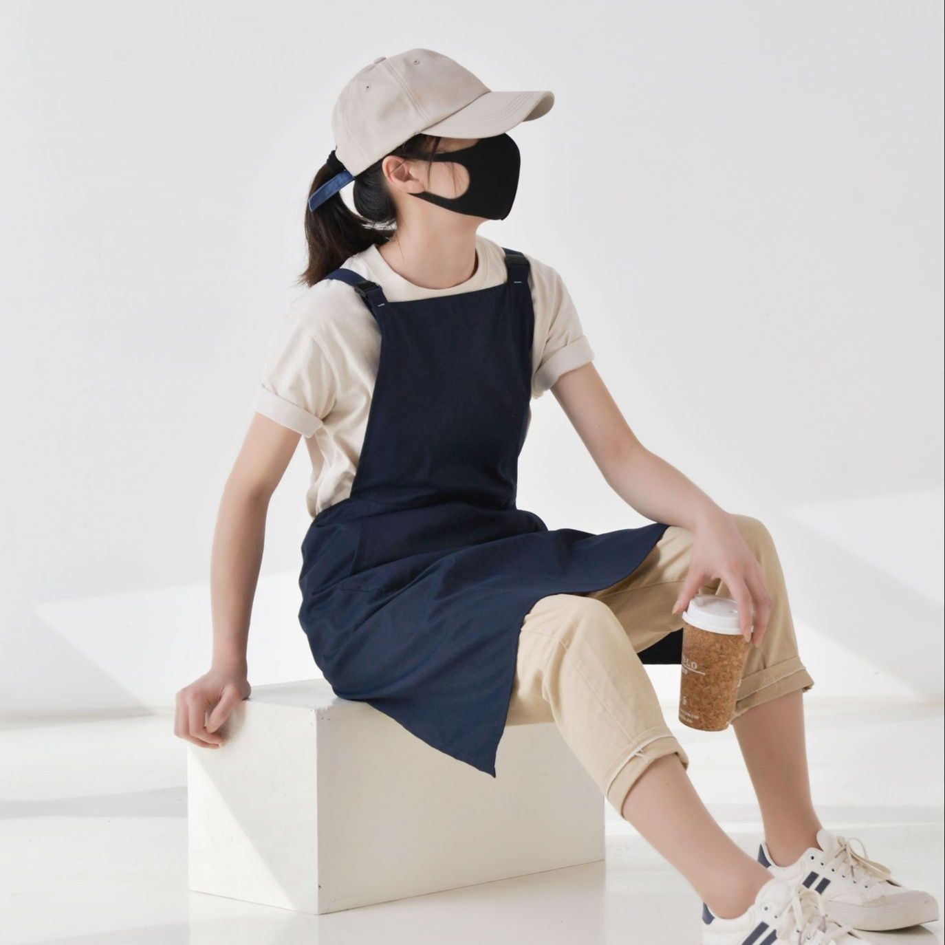 ガーデニング 綿素材の肩紐調節可能な作業用エプロン