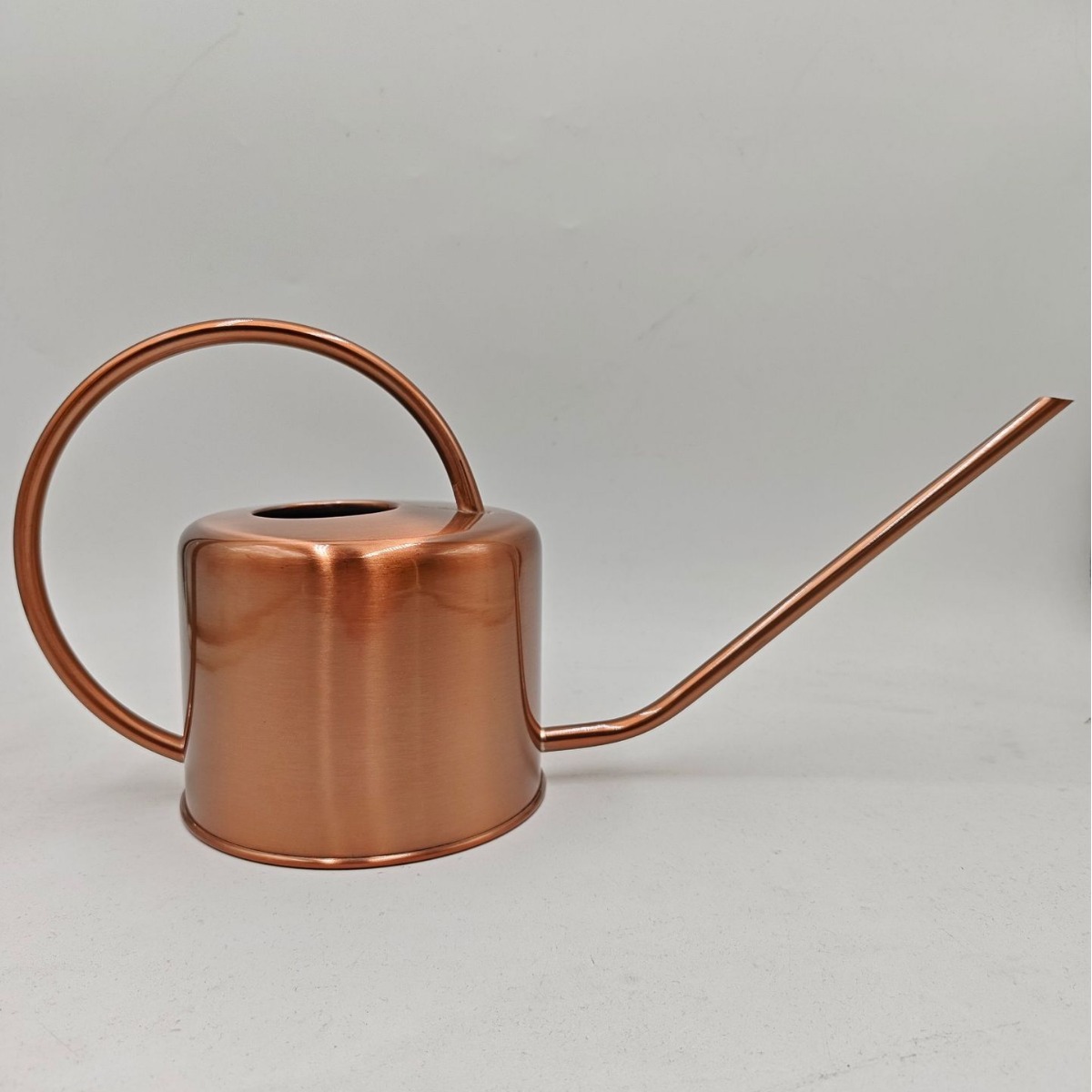 ガーデニング 金属製アーチハンドル式細口じょうろ