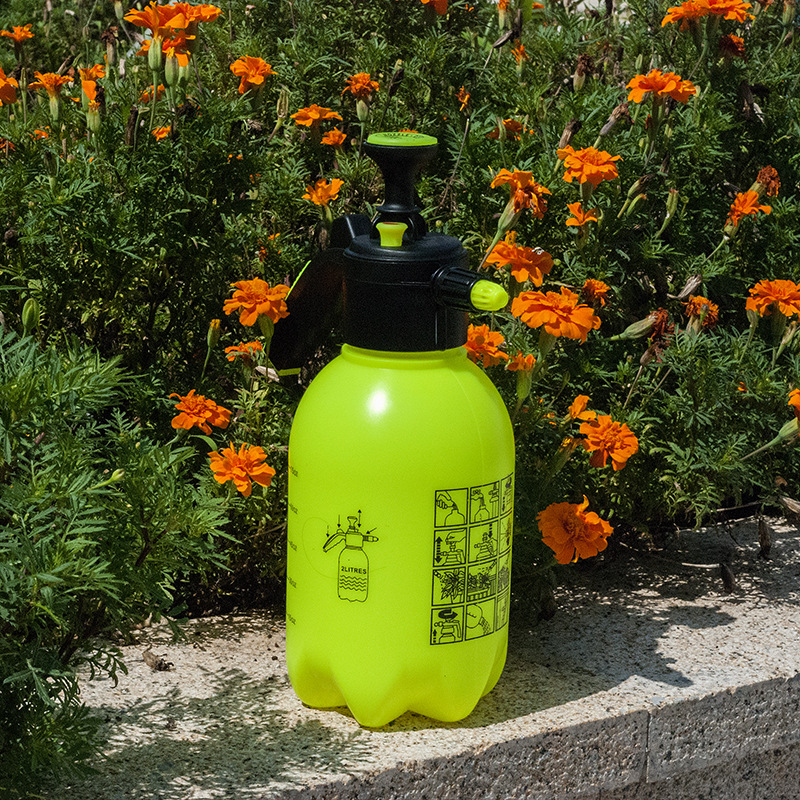 ガーデニング 加圧式蓄圧型霧吹きスプレー二リットル園芸用