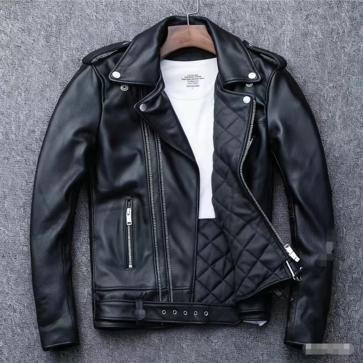 https://fulmo-img-server.com/leather-styles/1033381b-b13e-46cf-bf92-fbe97d3b7a94.jpg