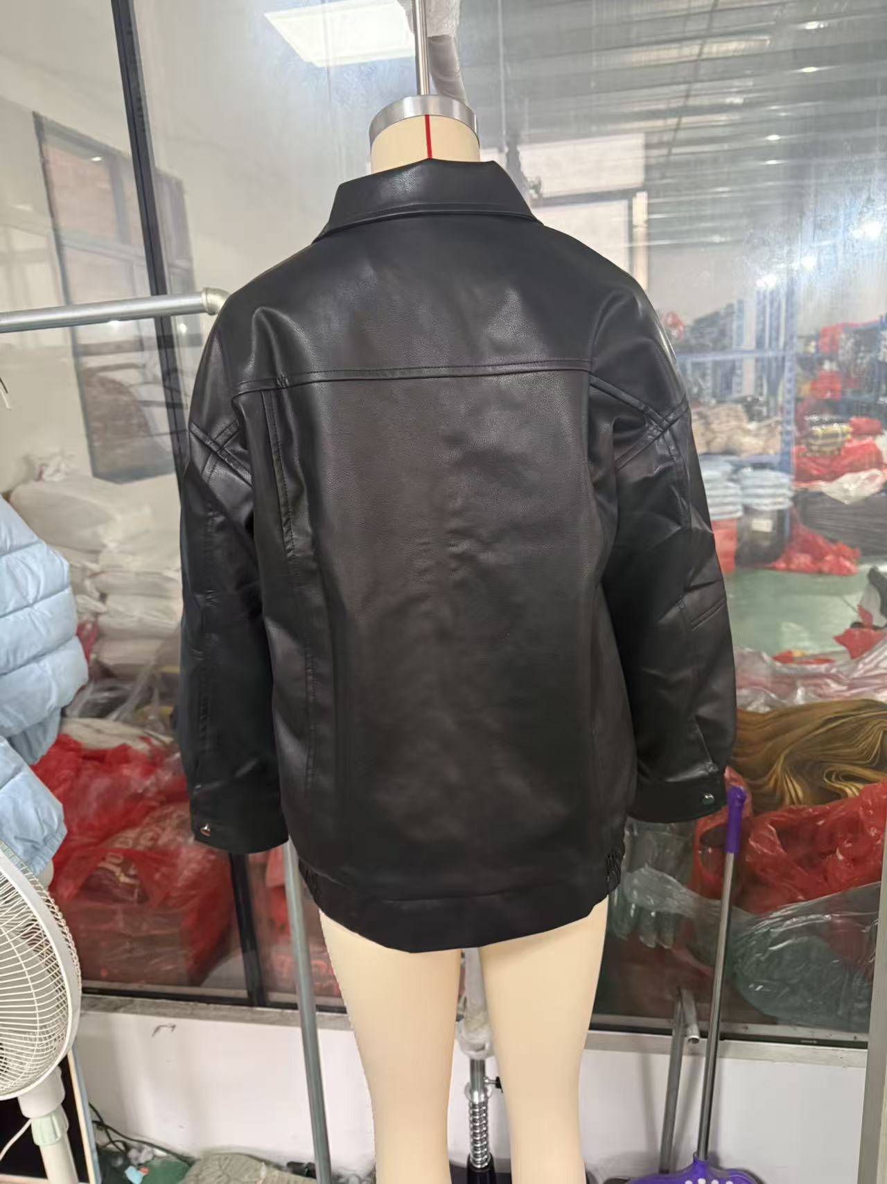 https://fulmo-img-server.com/leather-styles/317fb72d-4696-4af1-b716-af98f383005c.jpg