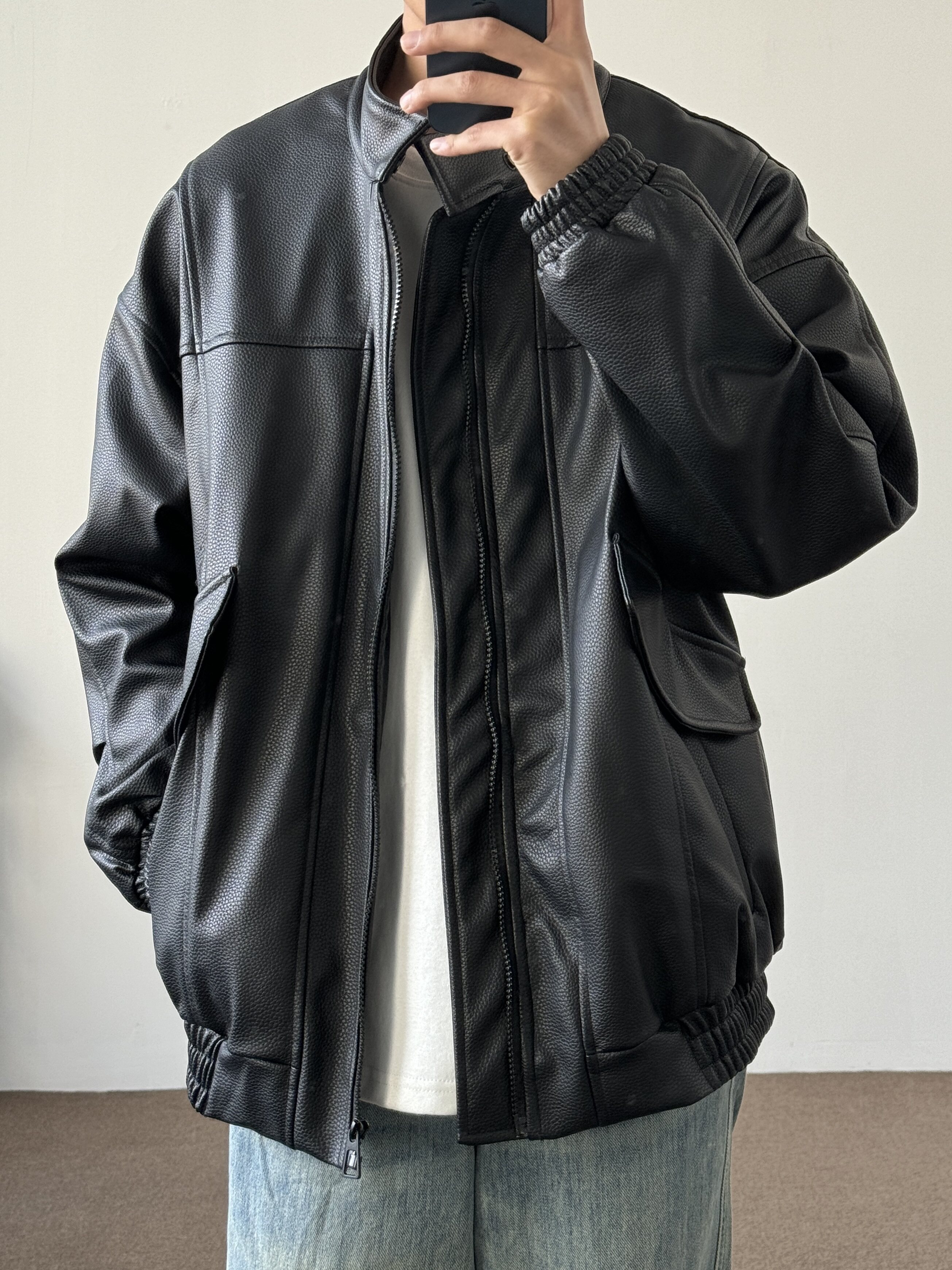 https://fulmo-img-server.com/leather-styles/42bbf09f-bd60-40e0-b65e-a0d086fb1524.jpg