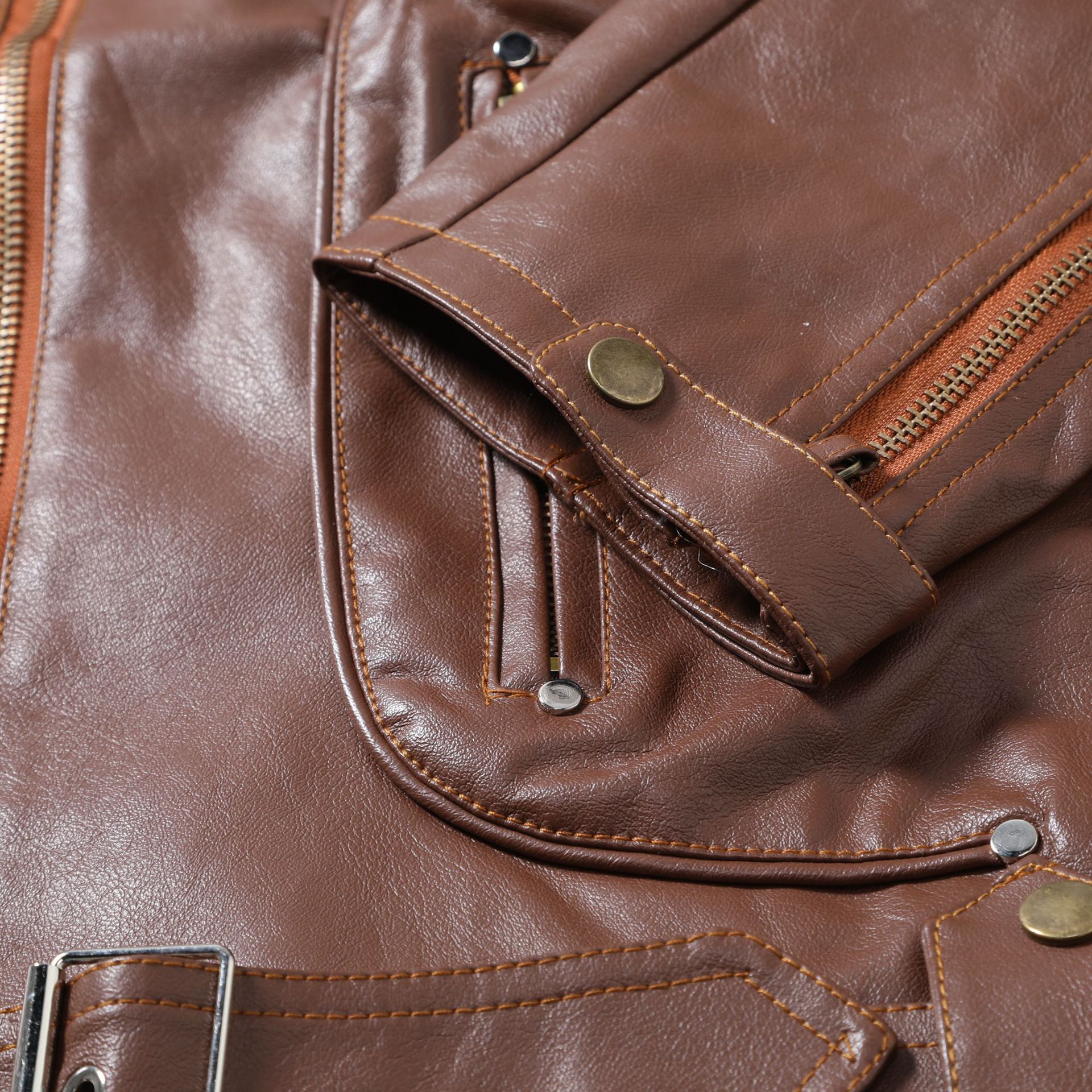https://fulmo-img-server.com/leather-styles/79860f64-1611-4362-8f8d-632dc661dea7.jpg