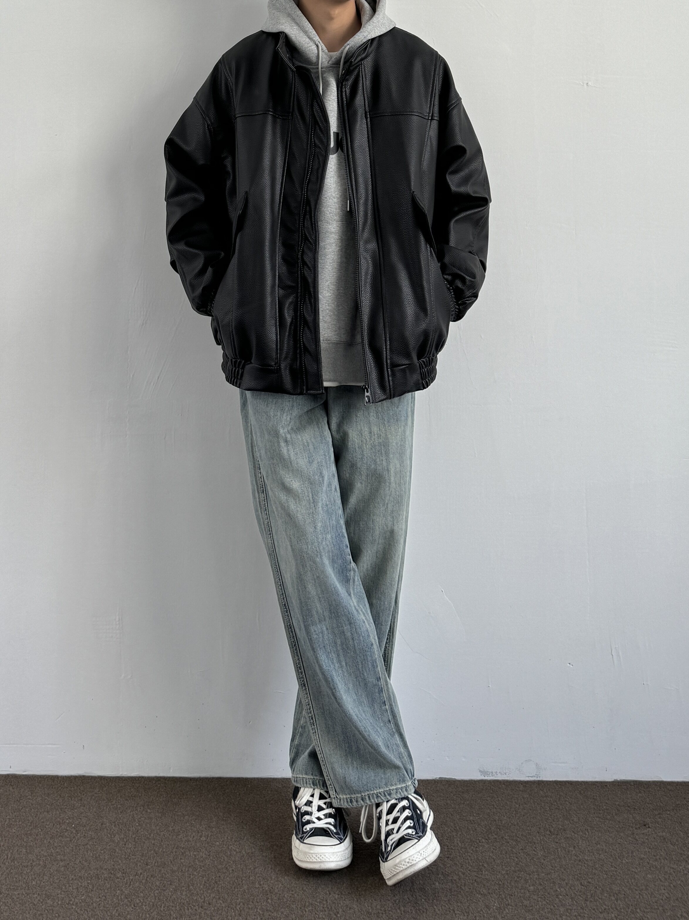 https://fulmo-img-server.com/leather-styles/b6a6ef64-ddf6-4751-bed9-5e38f047d672.jpg