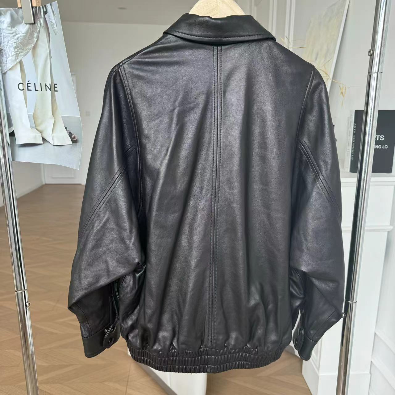 https://fulmo-img-server.com/leather-styles/b94d5e11-85b3-4a4b-97bf-6135f5fbabf9.jpg