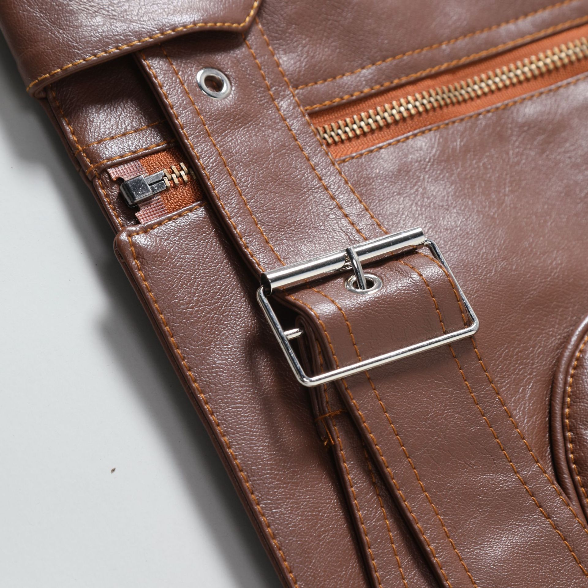 https://fulmo-img-server.com/leather-styles/daa442d9-0fed-4b71-aebb-c11eb8990d3c.jpg