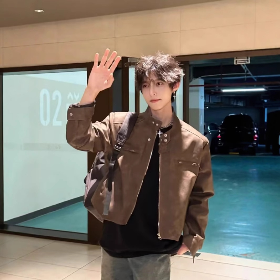 レザージャケット 立襟スタッズ装飾ショート丈ライダースジャケット