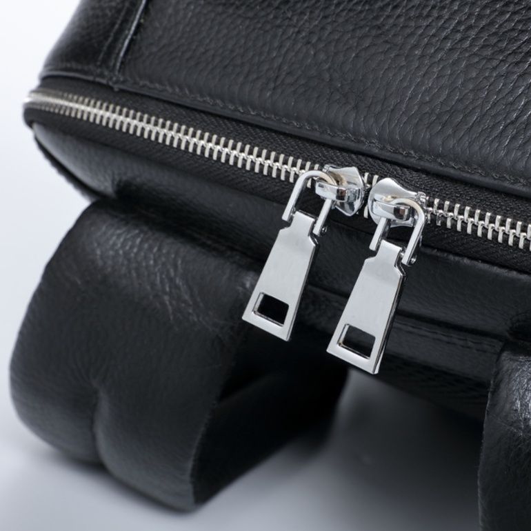 本革牛革大容量多機能通勤ビジネス対応レザーリュック