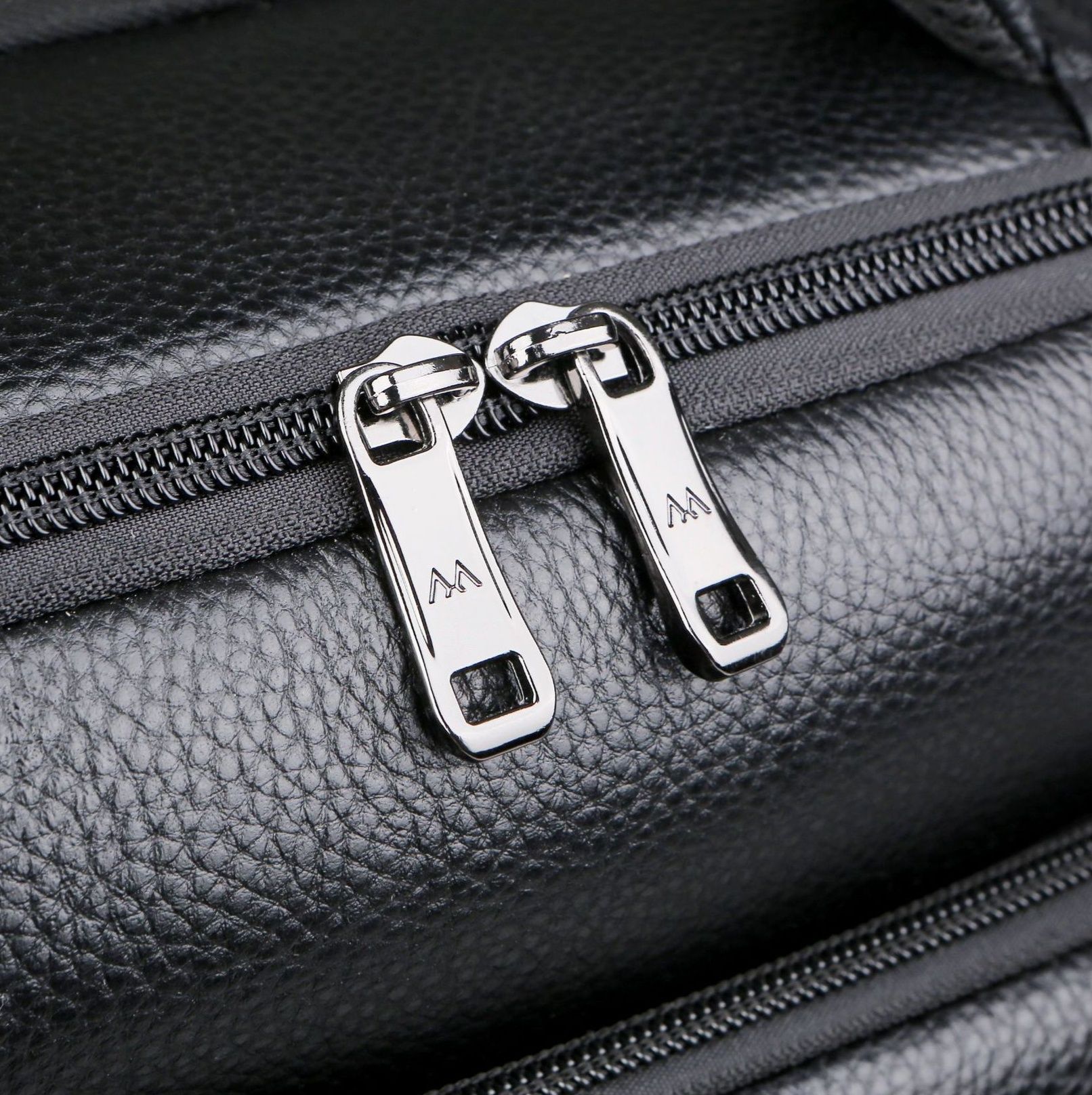 本革スリム型多機能ビジネスレザーリュック