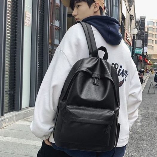 軽量合成皮革レザースポーツリュック