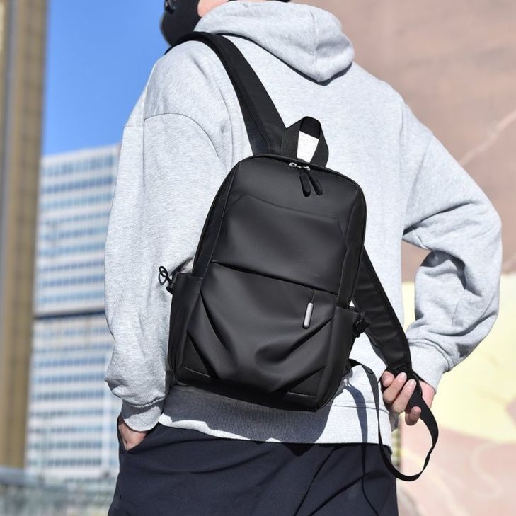 多機能スポーツレザーリュック軽量通学通勤対応