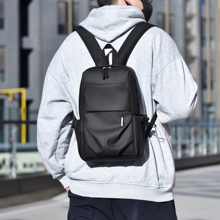 多機能スポーツレザーリュック軽量通学通勤対応