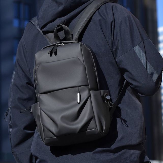多機能スポーツレザーリュック軽量通学通勤対応