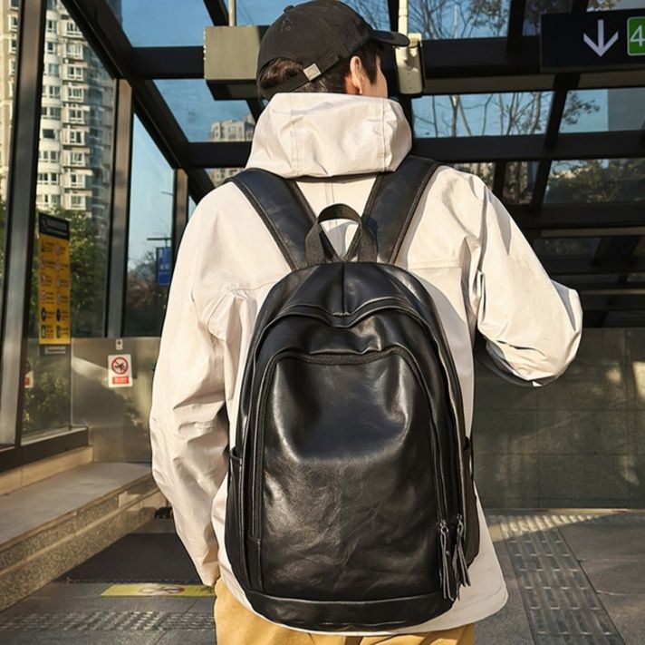 PUレザー仕立て大容量シンプル通学レザーリュック