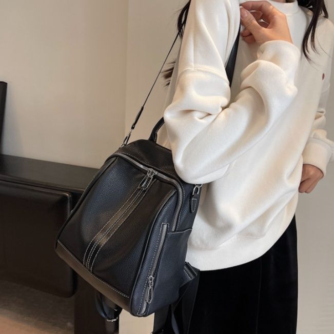 縦ライン装飾付き二層式　通学PUレザーリュック