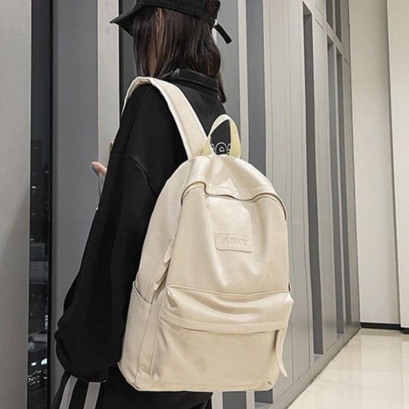 軽量合成皮革の大容量　通学デイリーレザーリュック