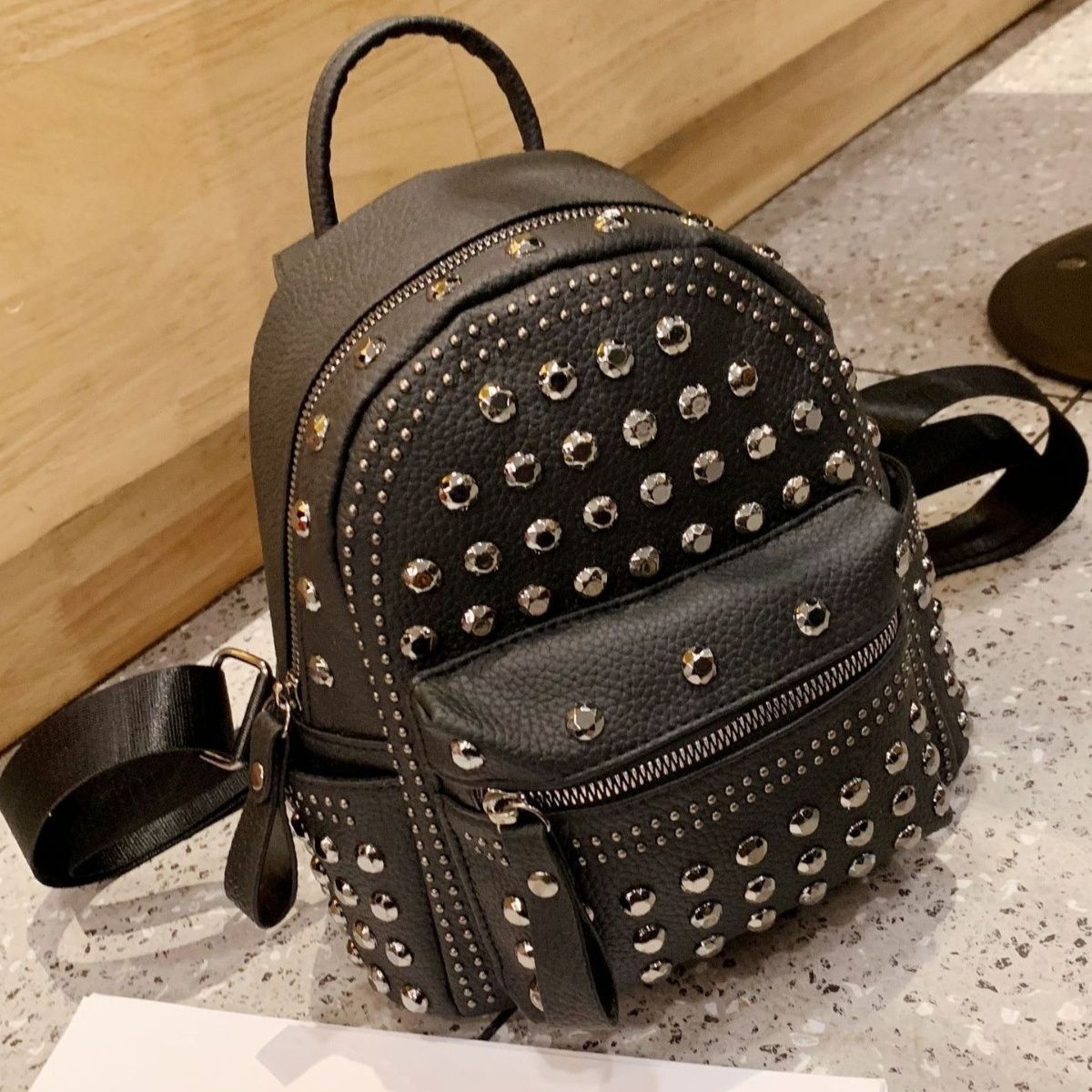 https://fulmo-img-server.com/leatherique/1781597981348_k1pm6txi_la7sh3r0.jpeg