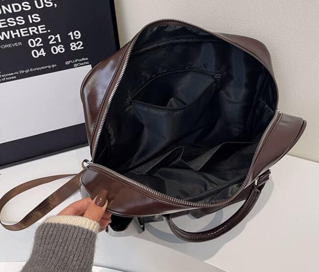 多機能レザーリュック ハンドバッグ兼用 斜めがけ対応