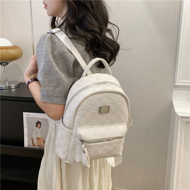 https://fulmo-img-server.com/leatherique/4af1fd73-c756-4f29-9d46-85a294b35387.jpg