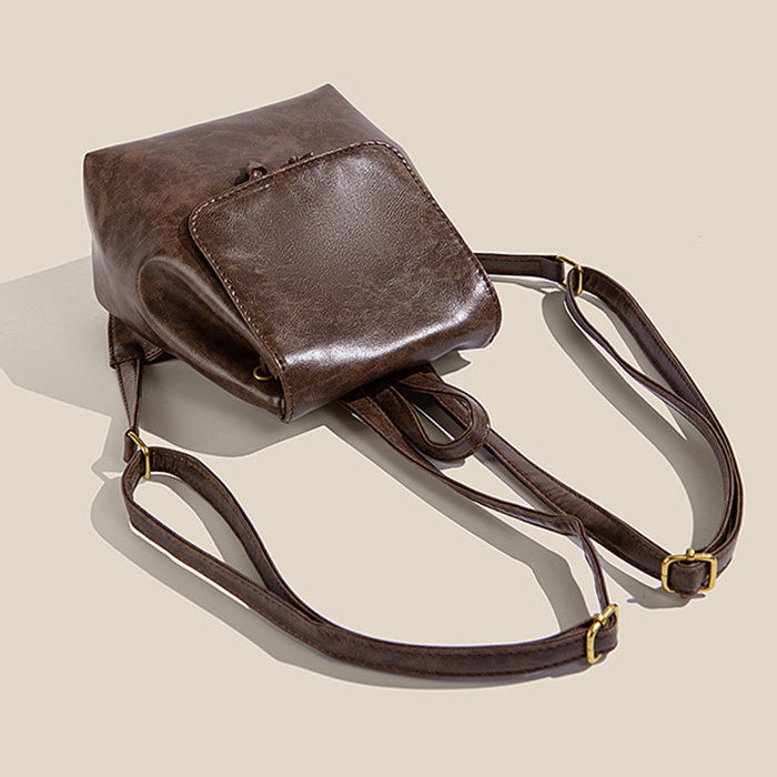 レザーリュック レザー調ミニリュック コンパクト大容量 軽量お出かけバッグ