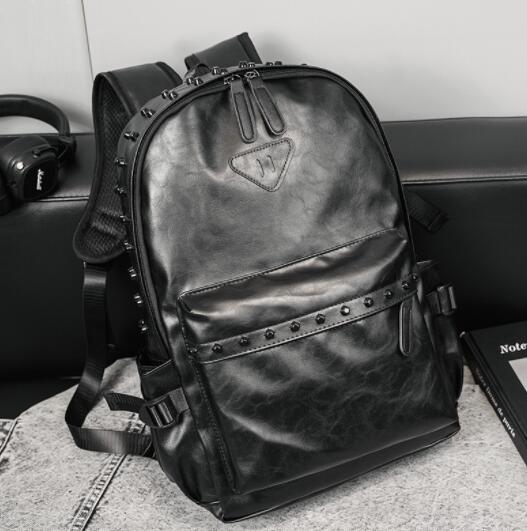 メンズ本革風スタッズ付きレザーリュック