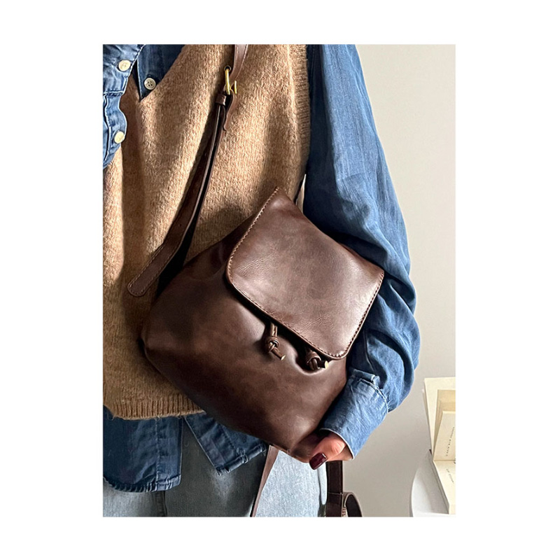 レザーリュック レザー調ミニリュック コンパクト大容量 軽量お出かけバッグ