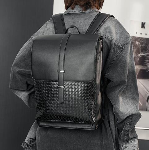 メンズ レザーリュック 大容量 編み込みデザイン