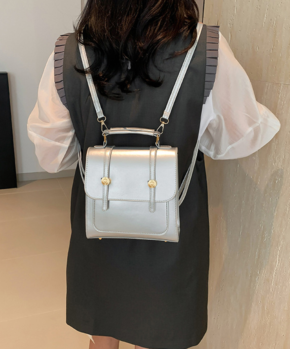 軽量ミニレザーリュック 三通り使い方