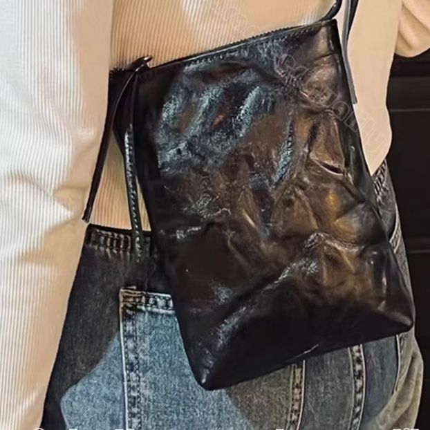 レザーショルダー フラットポケットショルダー