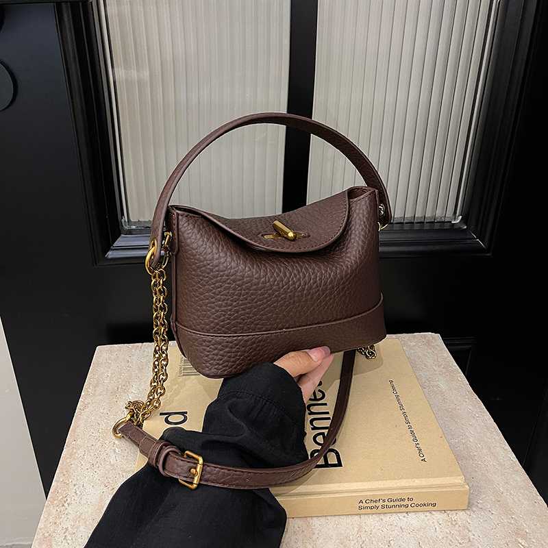 機能性とデザインを両立！2wayレザーショルダー5選