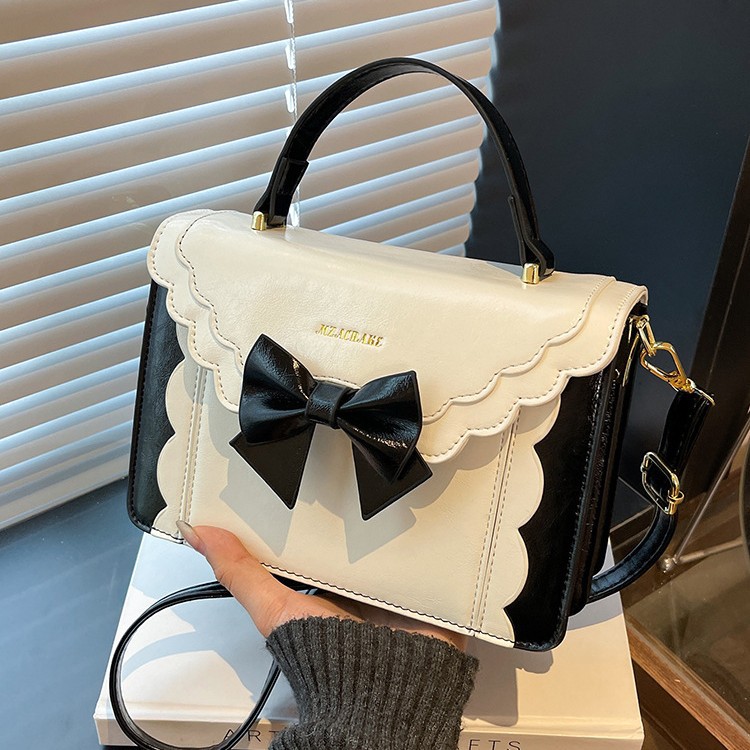 レザーショルダー スカラップリボン ミニバッグ