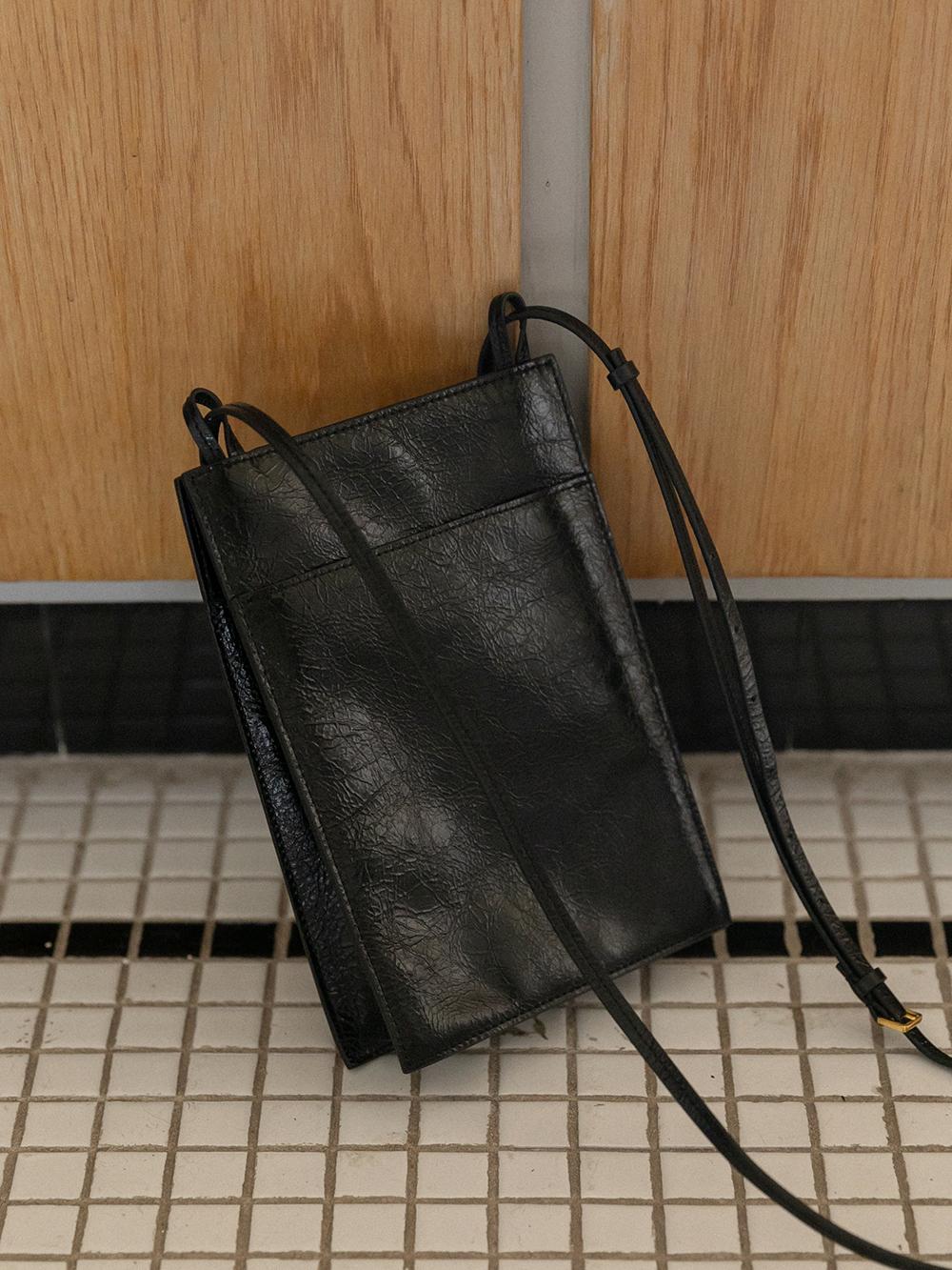 レザーショルダー スリム携帯収納ミニショルダー