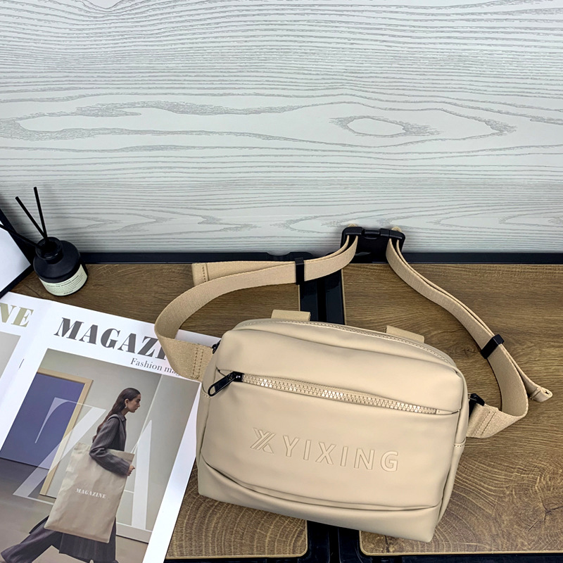 レザーショルダー スタイリッシュ型押しミニショルダー