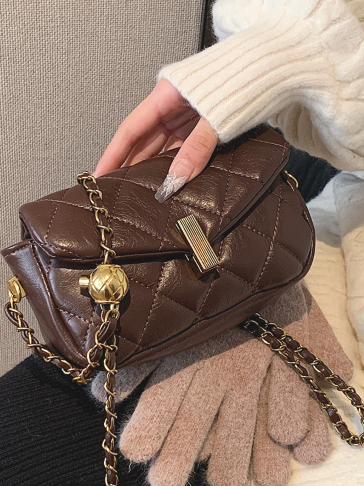 レザーショルダー 菱格紋チャーム付きミニショルダー