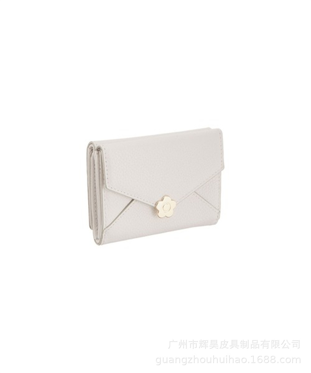 革 財布 花飾り金具付き本革三つ折りカードケース