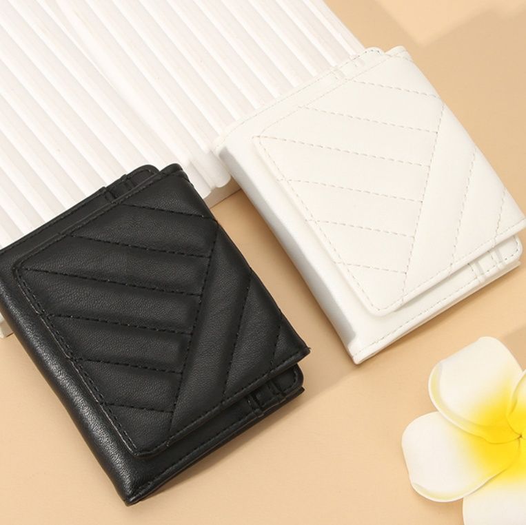 革 財布 シェブロンキルティングレザー三つ折り財布