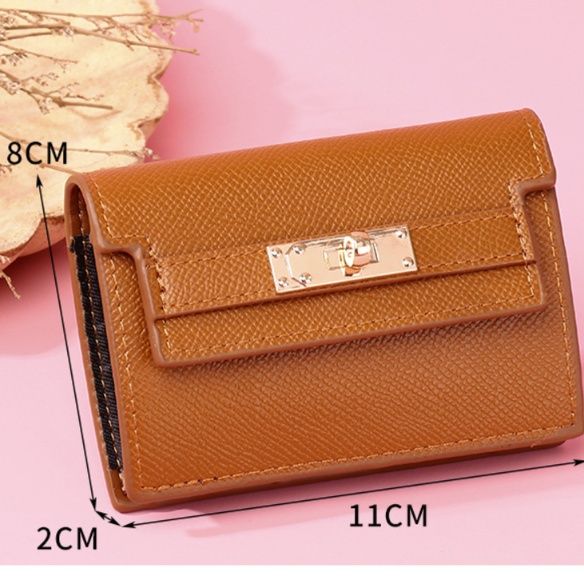 革 財布 金具ベルト付きコンパクト三つ折り財布