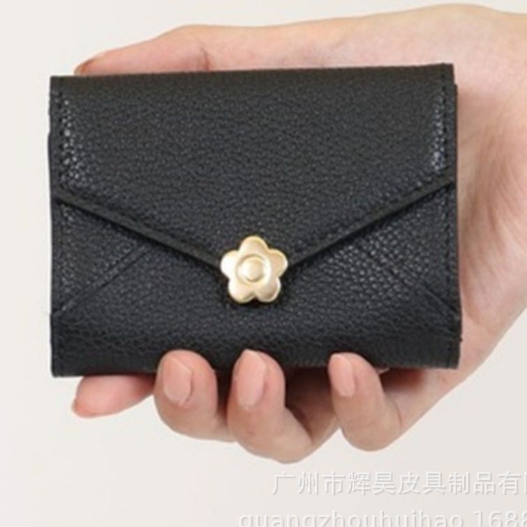 革 財布 花飾り金具付き本革三つ折りカードケース
