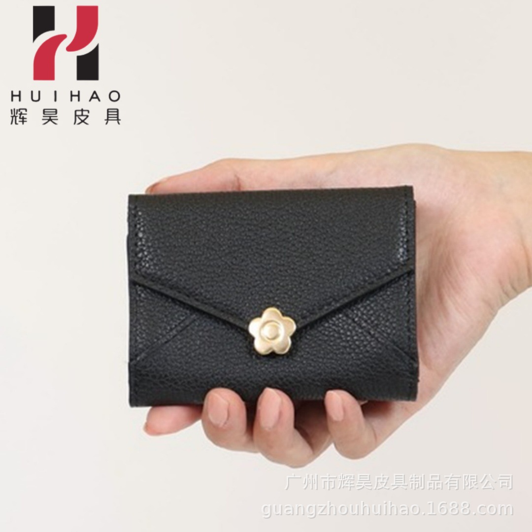 革 財布 花飾り金具付き本革三つ折りカードケース
