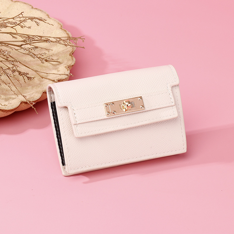 革 財布 金具ベルト付きコンパクト三つ折り財布