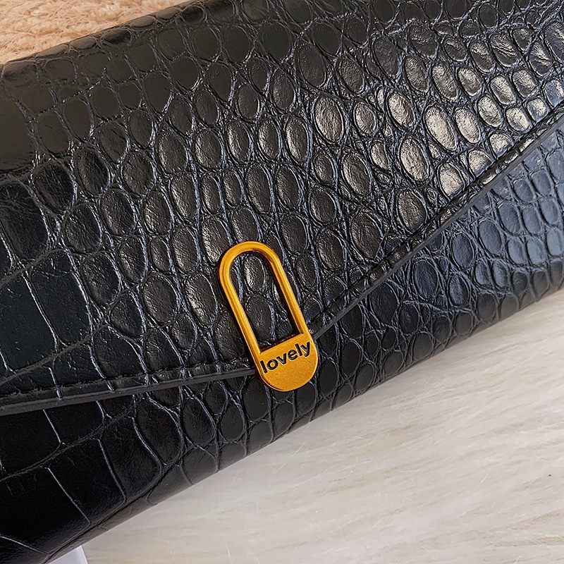 革 財布 型押しクロコダイル調金具付きレザー長財布