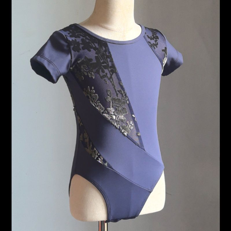 バレエレオタード 斜め切替え花柄レース装飾半袖バレエレオタード