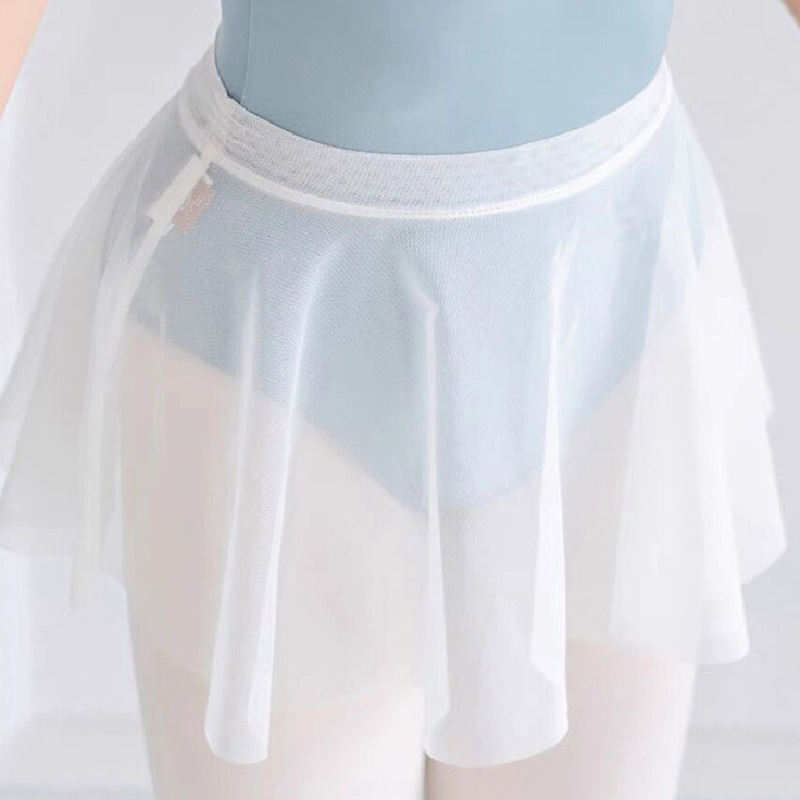 https://fulmo-img-server.com/leoluna/d7ee84e1-e4b3-4b16-a61a-2933836af071.jpg
