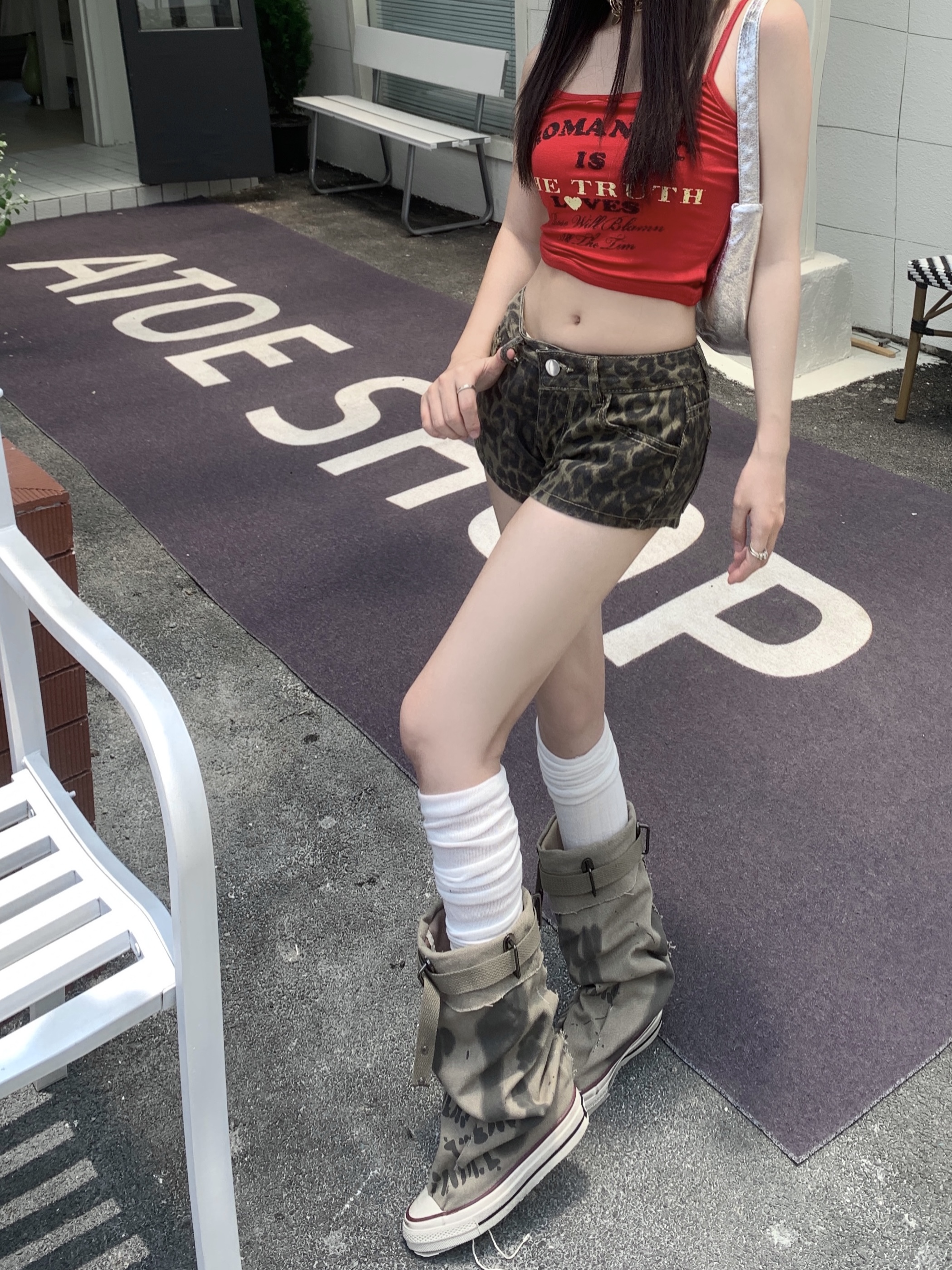ヒョウ柄 野性的な魅力ヒョウ柄ショートパンツ