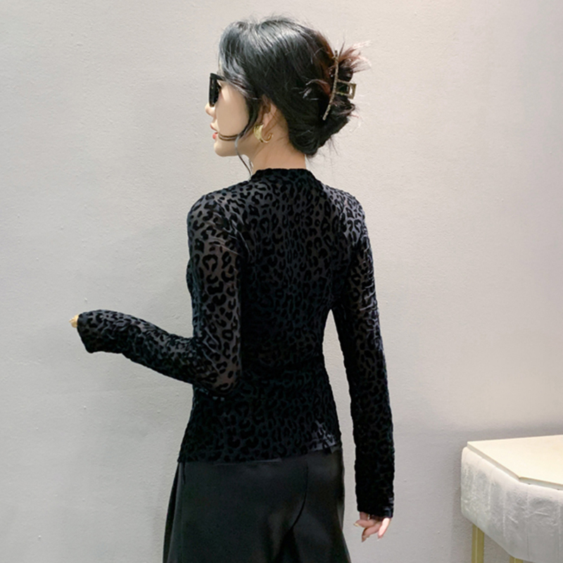 ヒョウ柄シアーベロアトップス