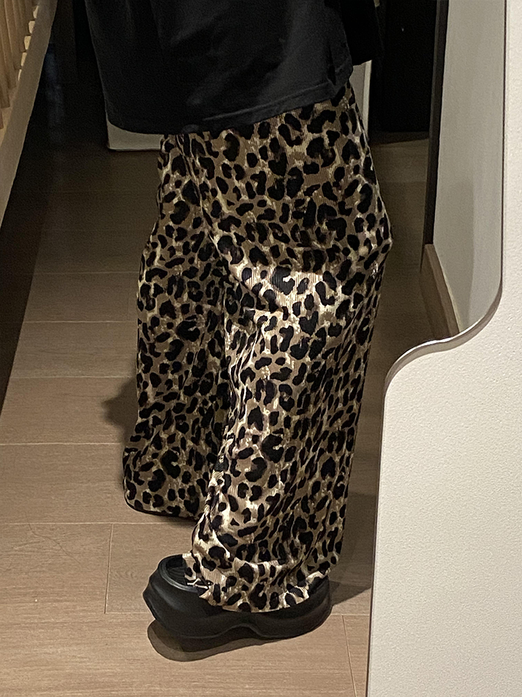 ゆったりヒョウ柄リラックスパンツ