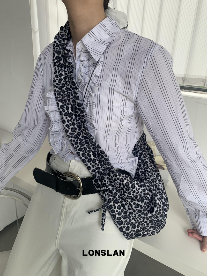 ふんわりヒョウ柄ショルダーバッグ
