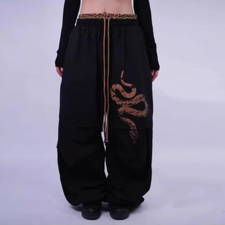蛇柄デザイン ワイドパンツ ヒョウ柄ウエスト 速乾素材