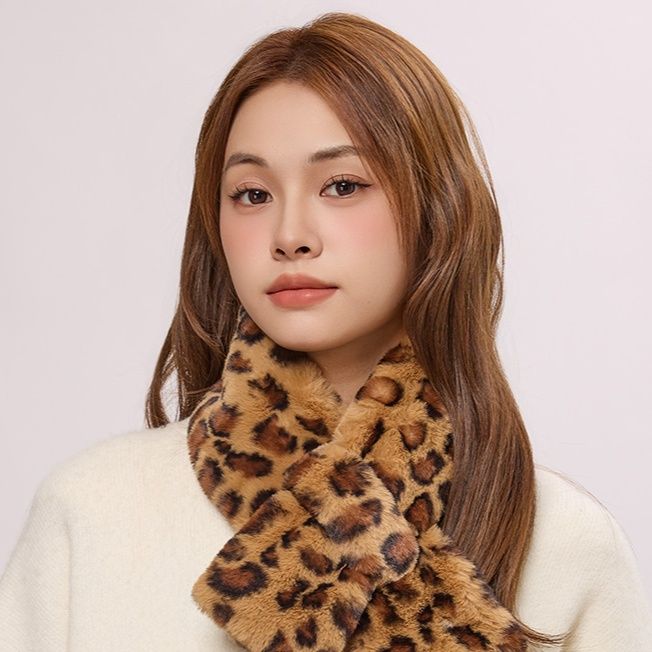 ふんわりあったかヒョウ柄マフラー